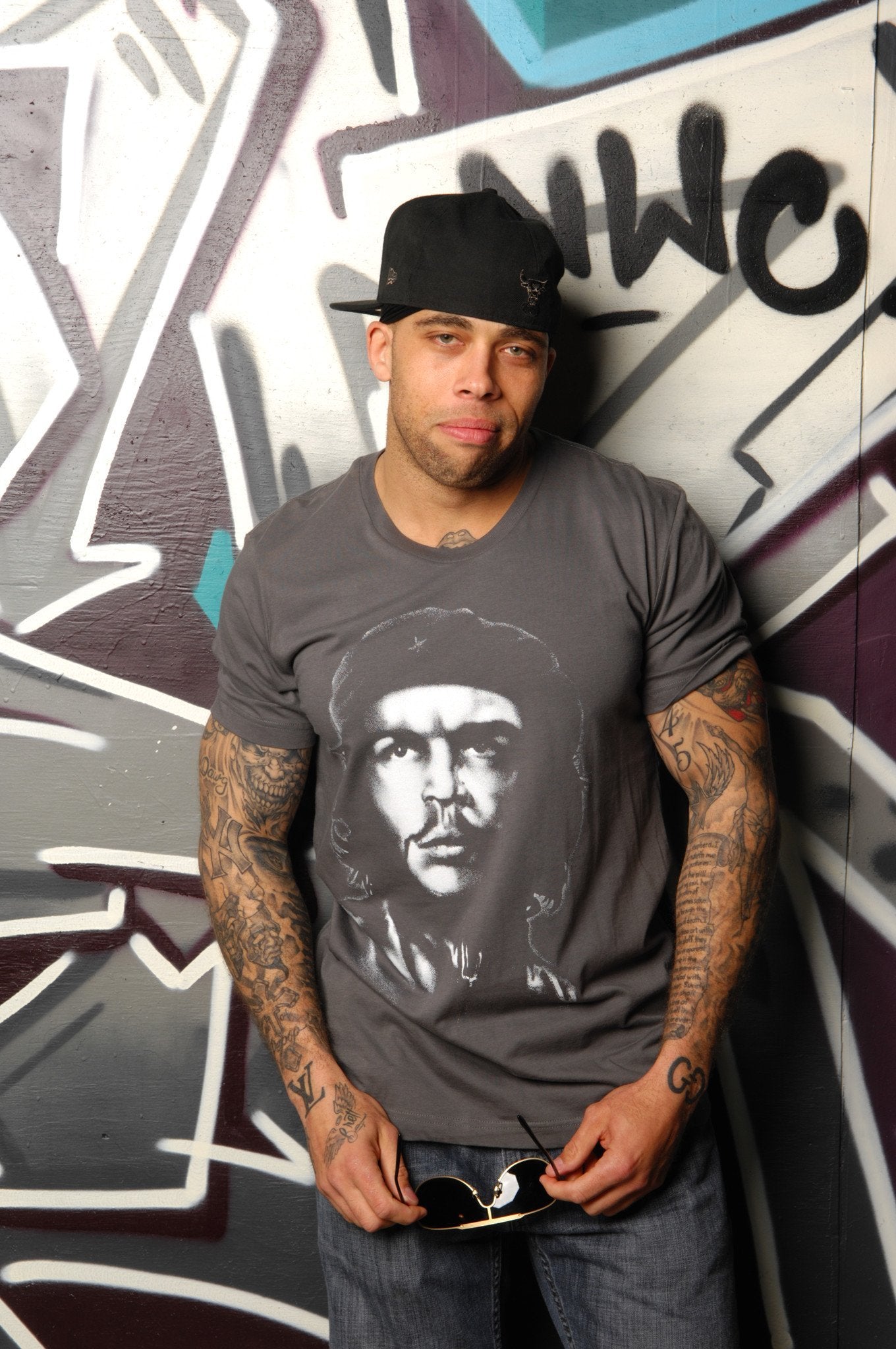 Che Tee - Simple Stature